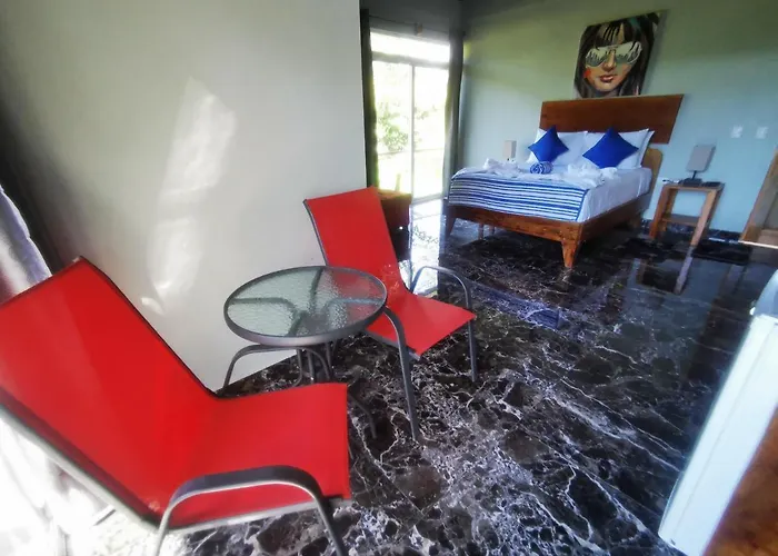 Hotel Tuki Tuki Sámara